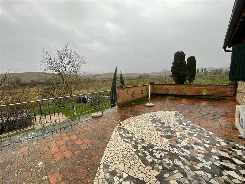 Casolare in pietra a pochi minuti dal "Teatro del Silenzio".