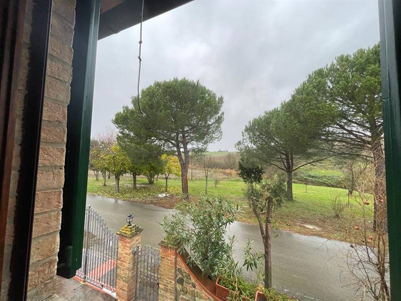 Casolare in pietra a pochi minuti dal "Teatro del Silenzio".