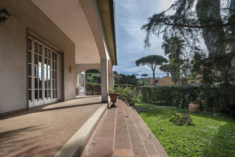 Villa con parco esclusivo immersa in una splendida pineta