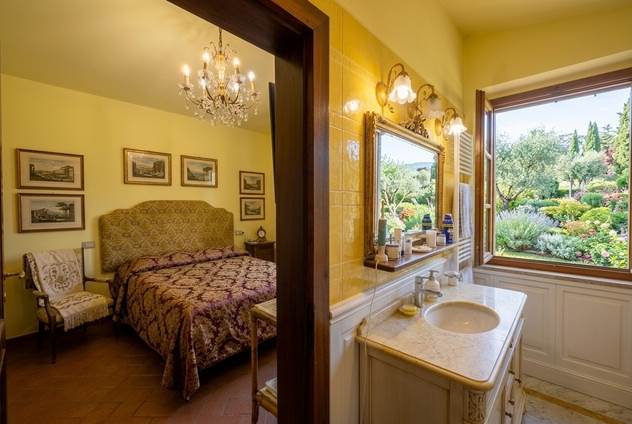 Stone farmhouse with olive grove for sale in Tuscany
