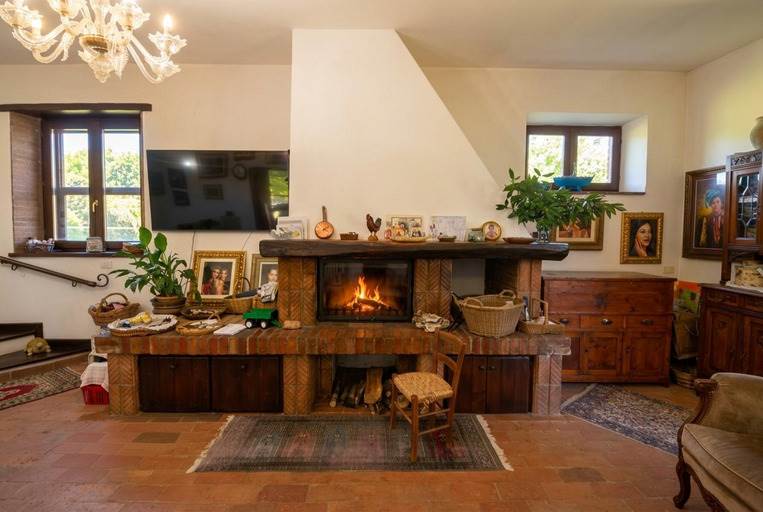 Stone farmhouse with olive grove for sale in Tuscany