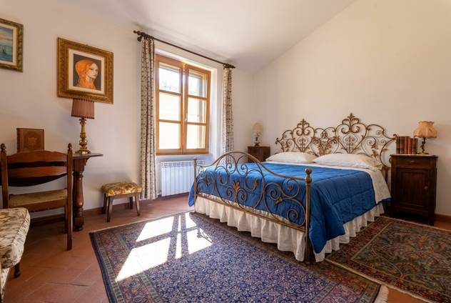 Stone farmhouse with olive grove for sale in Tuscany