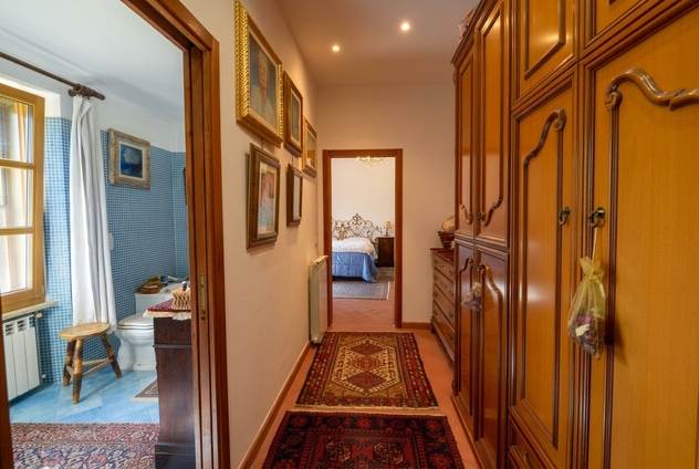 Stone farmhouse with olive grove for sale in Tuscany