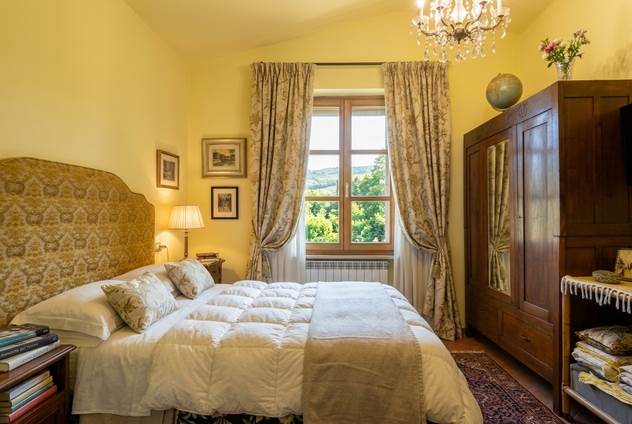 Stone farmhouse with olive grove for sale in Tuscany