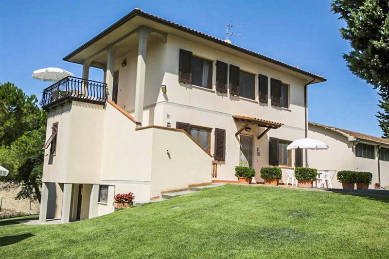 Agriturismo con piscina sulle colline di Rosignano Marittimo (LI)