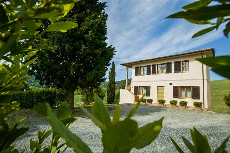 Agriturismo con piscina sulle colline di Rosignano Marittimo (LI)