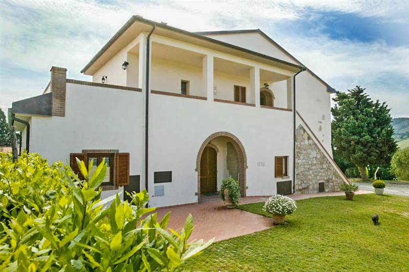 Agriturismo con piscina sulle colline di Rosignano Marittimo (LI)