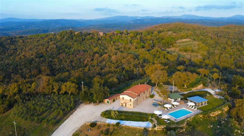 Sostenibilità e comfort in una proprietà rurale di eccellenza