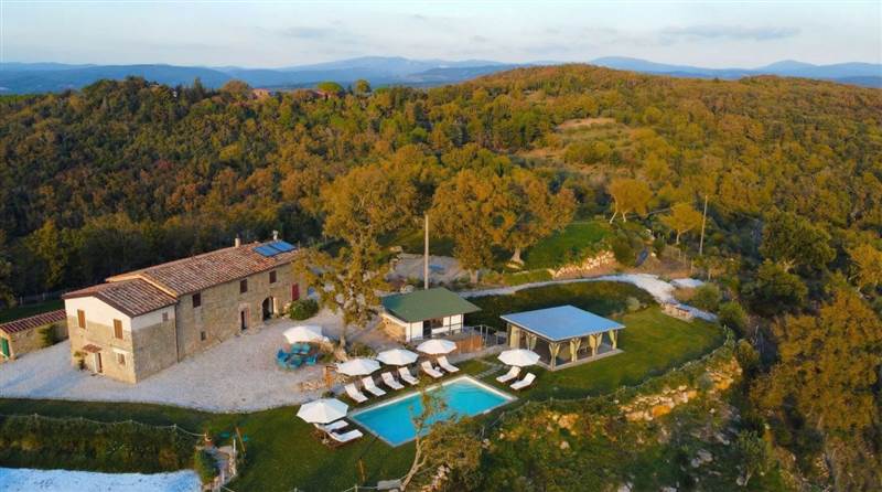 Sostenibilità e comfort in una proprietà rurale di eccellenza