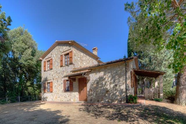 Azienda agricola, ubicata in posizione panoramica sulla città di Volterra