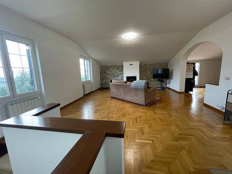 Villa con parco privato