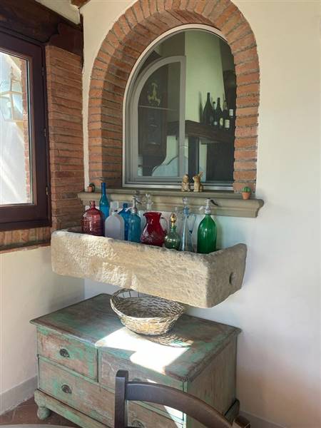 Villa di Prestigio con piscina, dependance e roseto: un'incantevole dimora a due passi dal mare