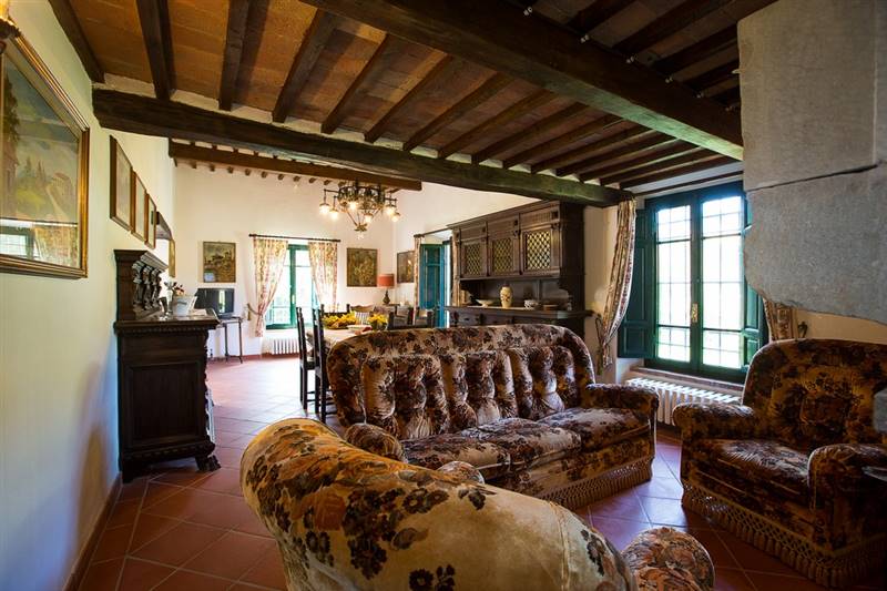 Antico Casolare in pietra circondato da giardino e piscina