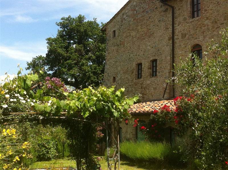 Borgo - Gioiello architettonico storico e culturale nelle  colline  di San Gimignano