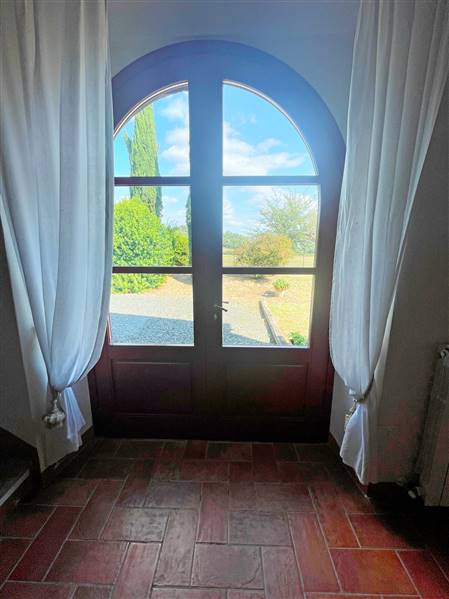 Casale toscano in pietra con parco e piscina privata 