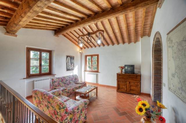 Azienda agricola, ubicata in posizione panoramica sulla città di Volterra