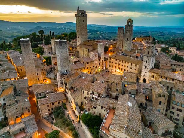 Borgo - Gioiello architettonico storico e culturale nelle  colline  di San Gimignano