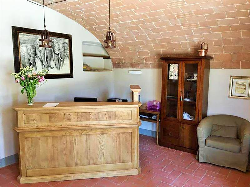  Agriturismo con casolare in pietra all'interno di riserva naturale