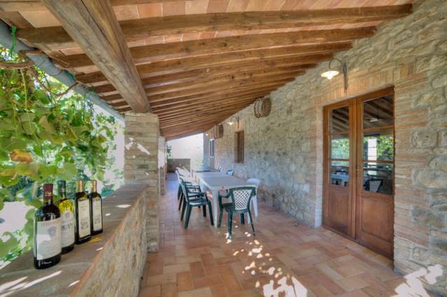 Azienda agricola, ubicata in posizione panoramica sulla città di Volterra