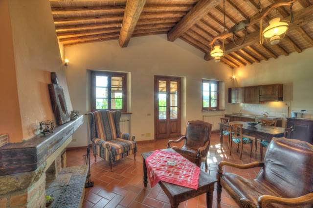 Azienda agricola, ubicata in posizione panoramica sulla città di Volterra