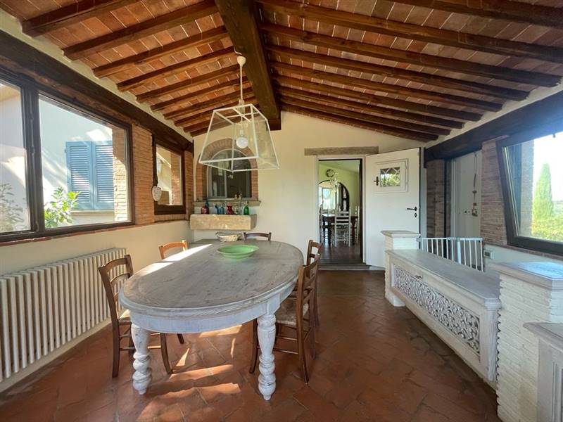 Villa di Prestigio con piscina, dependance e roseto: un'incantevole dimora a due passi dal mare