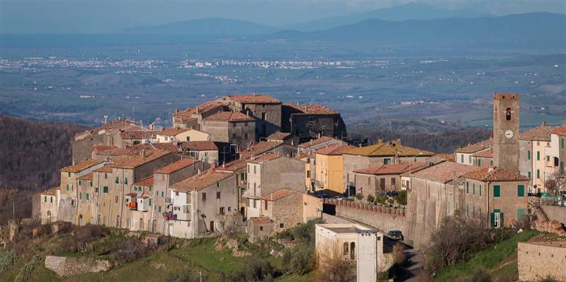 Incantevole Casolare Ristrutturato con Antico Mulino in Pietra nel Cuore della Maremma Toscana